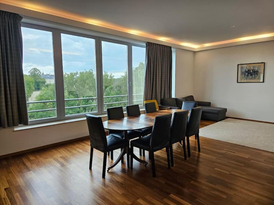 164 M2 Flat With Underground Parking In Lux City *