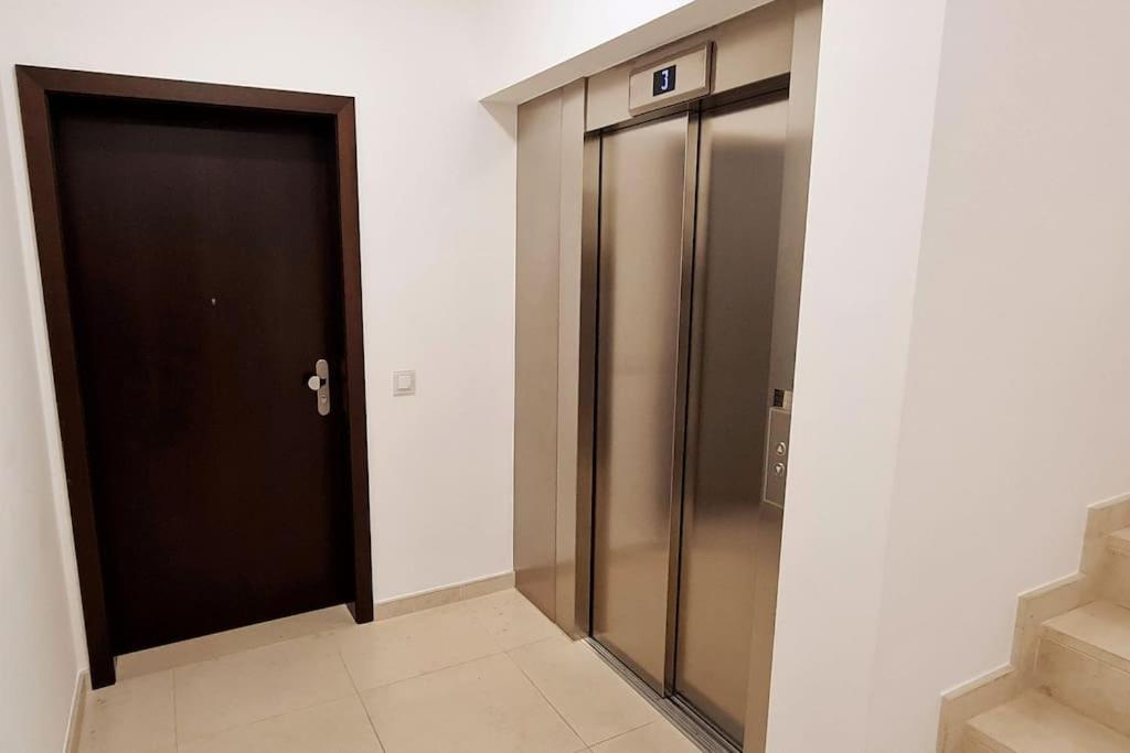 164 M2 Flat With Underground Parking In Lux City